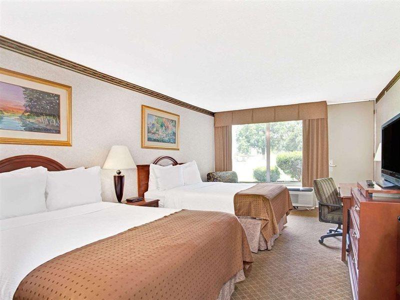 Days Inn By Wyndham Forrest City Kültér fotó