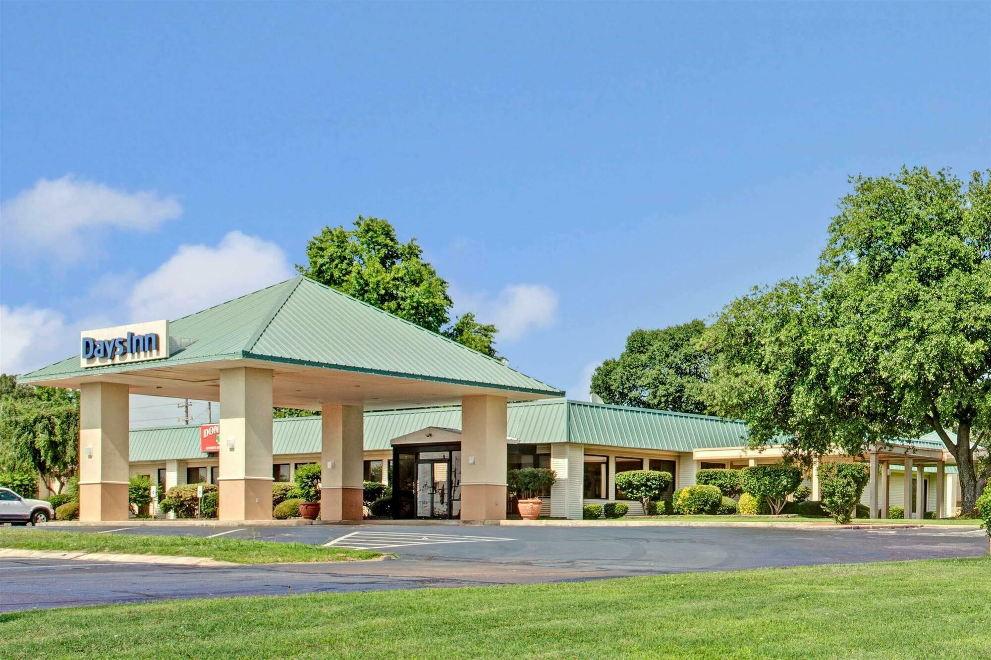 Days Inn By Wyndham Forrest City Kültér fotó