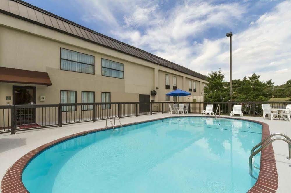 Days Inn By Wyndham Forrest City Kültér fotó
